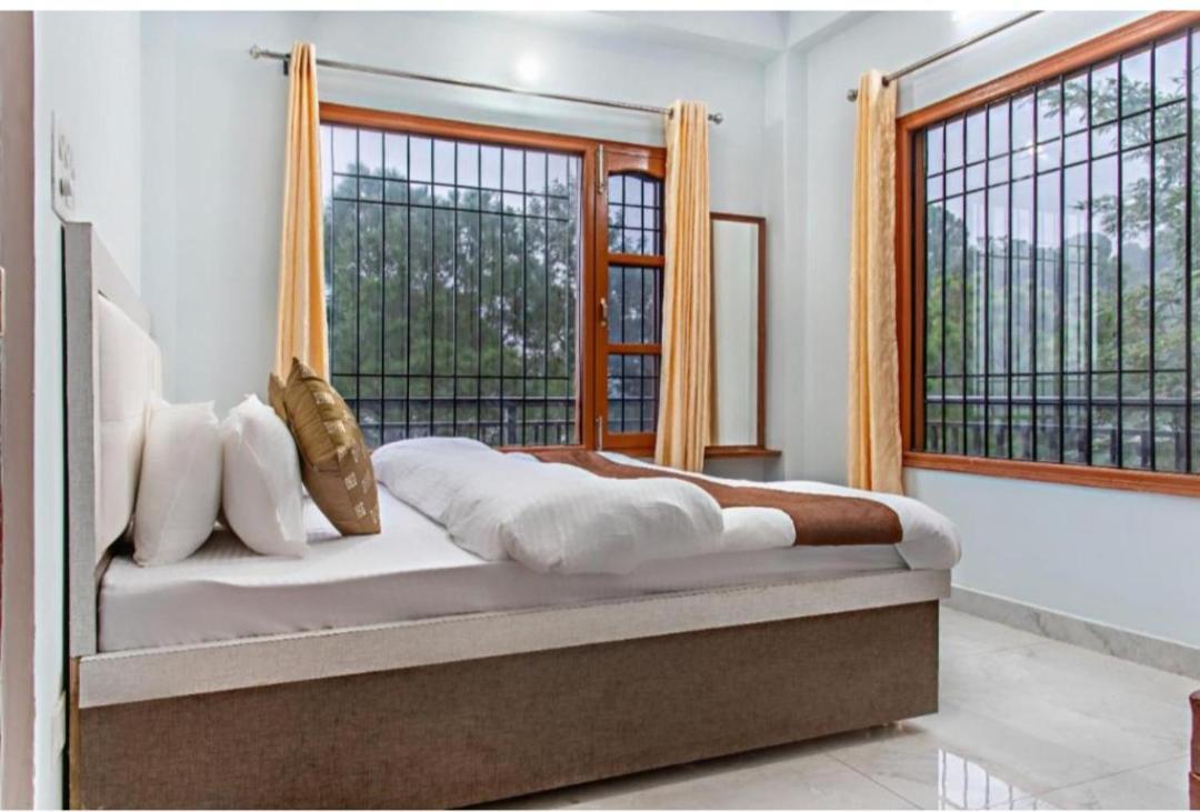 Mystic Forest View Kasauli I Serviced Villa I Best Seller I Vacations I Family Events I Open Air Lawn I Sky Bonfire I Kasauli By Exotic Stays Extérieur photo