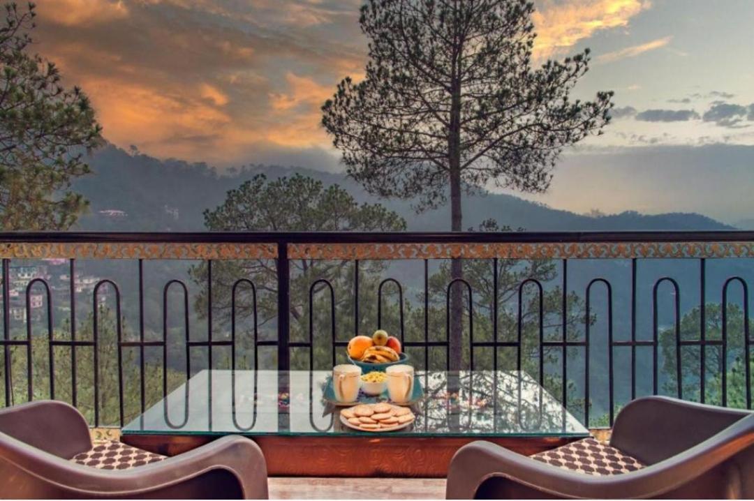 Mystic Forest View Kasauli I Serviced Villa I Best Seller I Vacations I Family Events I Open Air Lawn I Sky Bonfire I Kasauli By Exotic Stays Extérieur photo
